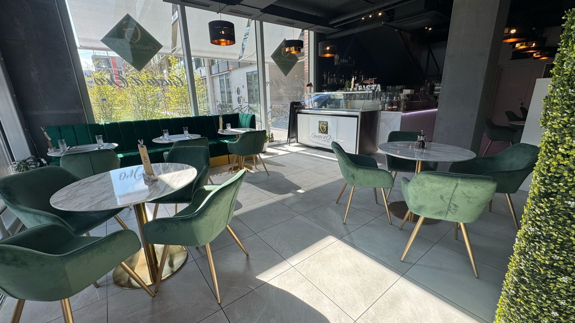 Stimmungsvolles Interieur des Gusto d'Oro am Dialogplatz in Winterthur